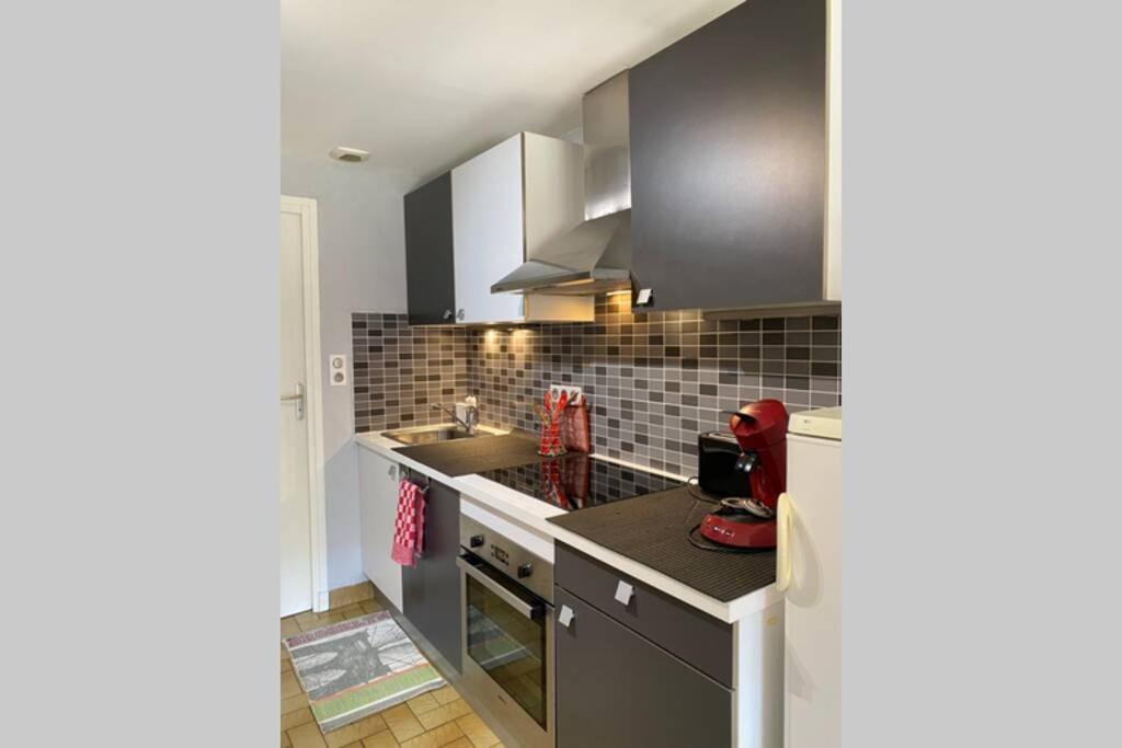 T2 Ensoleille. Terrasse Et Vaste Jardin Commun Apartment โกเตอเรต์ ภายนอก รูปภาพ