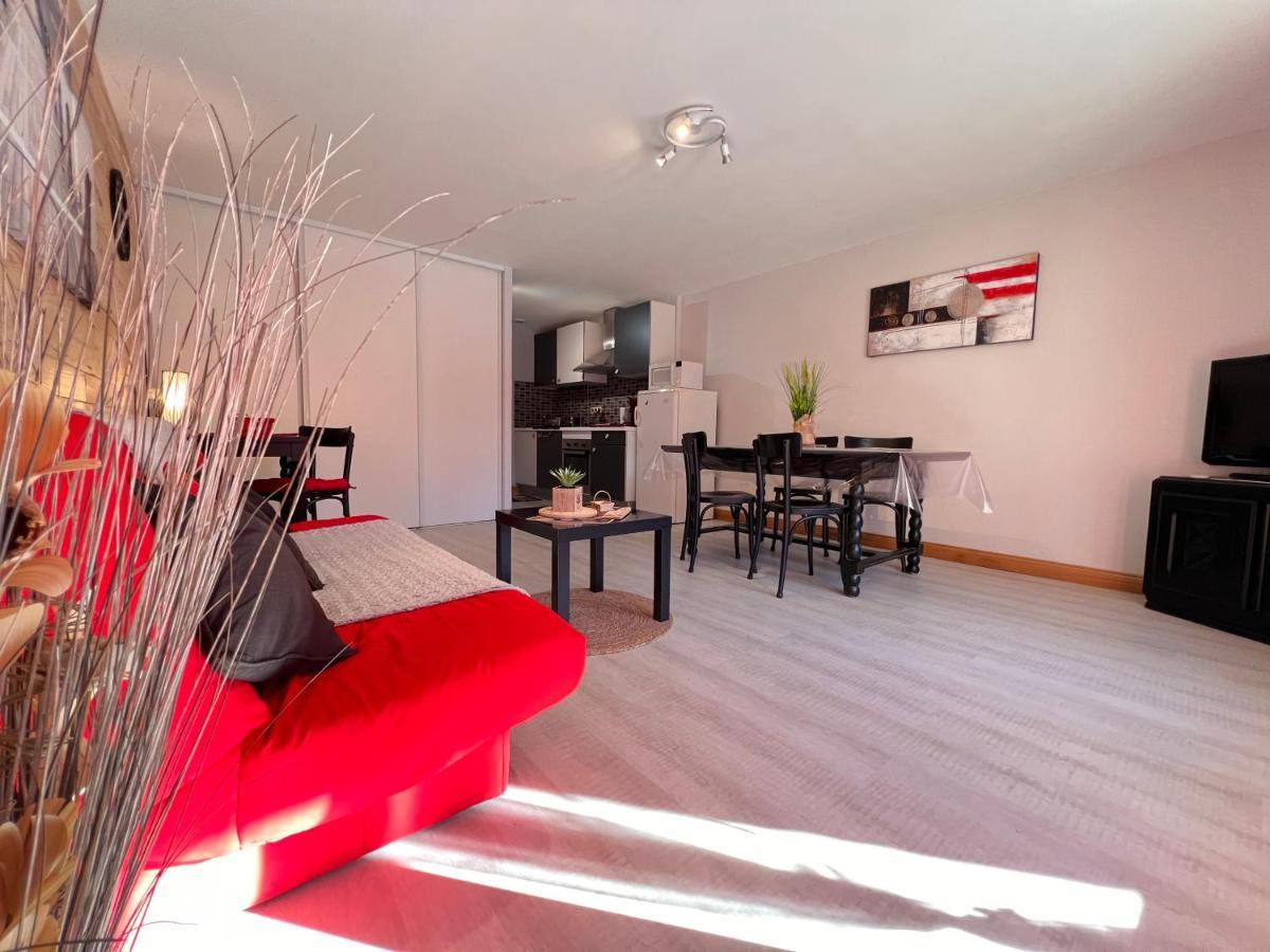 T2 Ensoleille. Terrasse Et Vaste Jardin Commun Apartment โกเตอเรต์ ภายนอก รูปภาพ